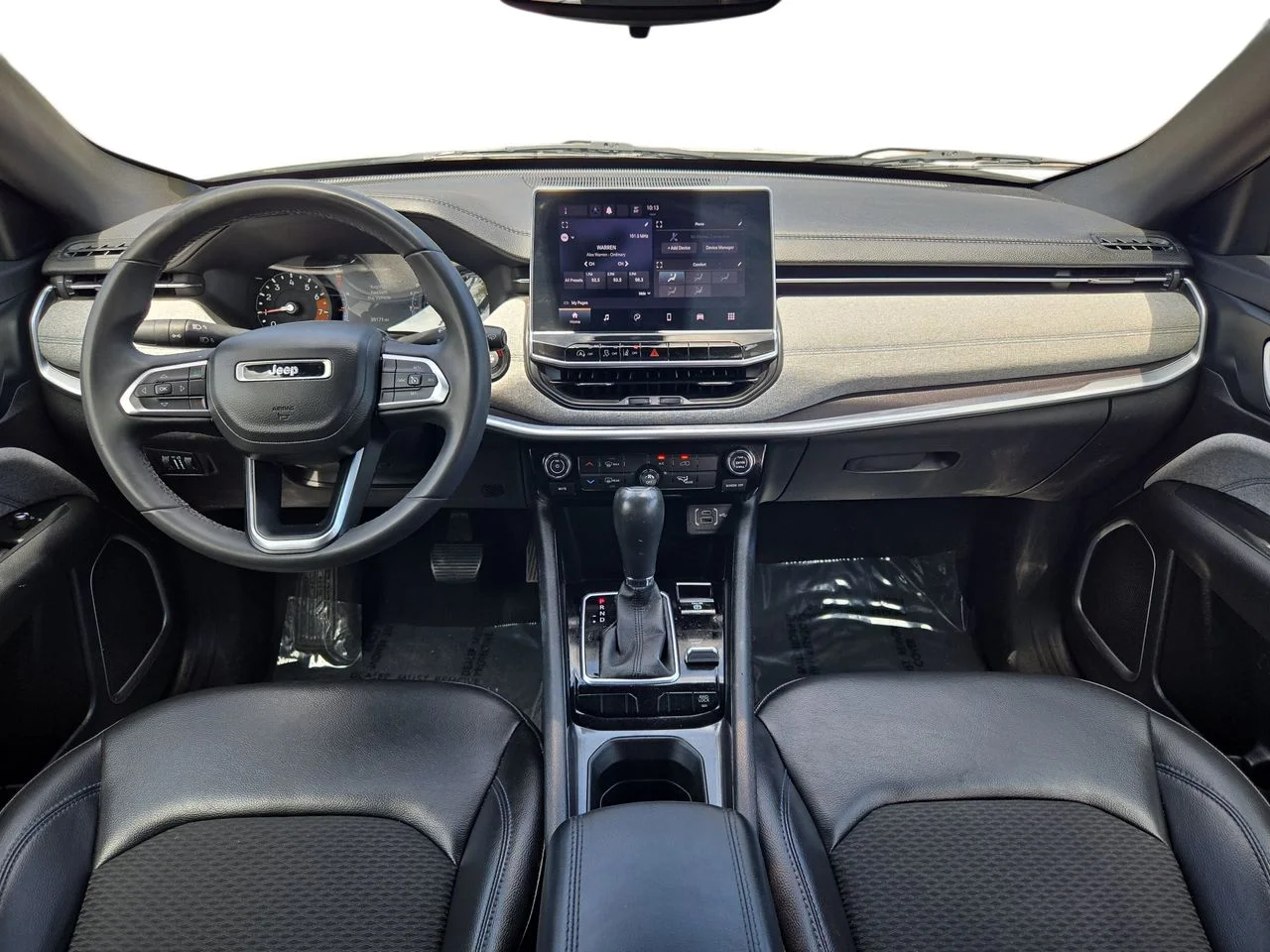 Used 2023 Bright White Clearcoat Jeep Latitude image 8