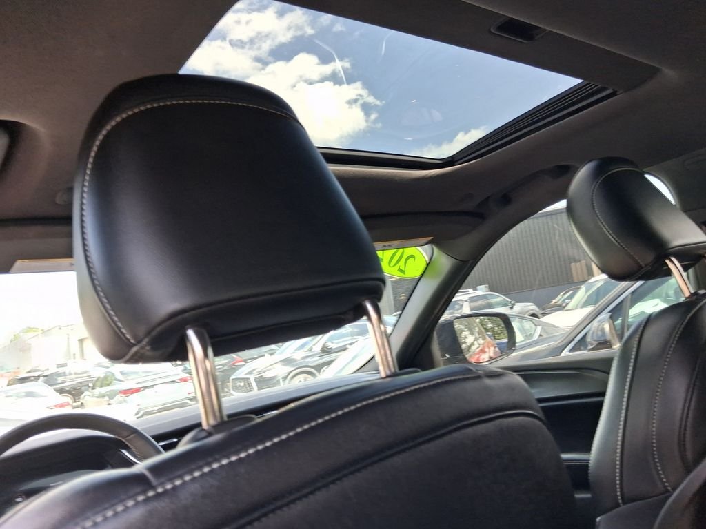 Used 2023 Red Jeep Altitude X image 17