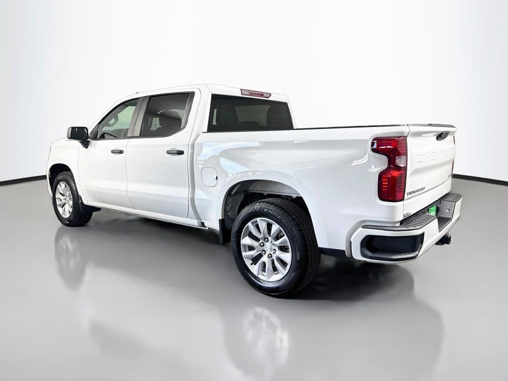 Used 2022 Summit White Chevrolet Custom image 5