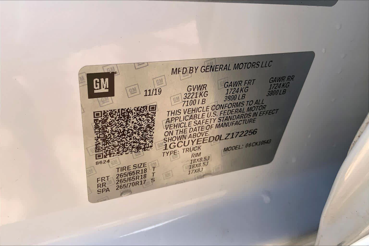Used 2020 Summit White Chevrolet RST image 37
