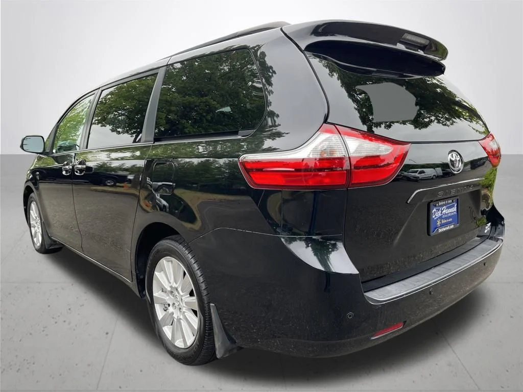 Used 2017 Black Toyota XLE image 7