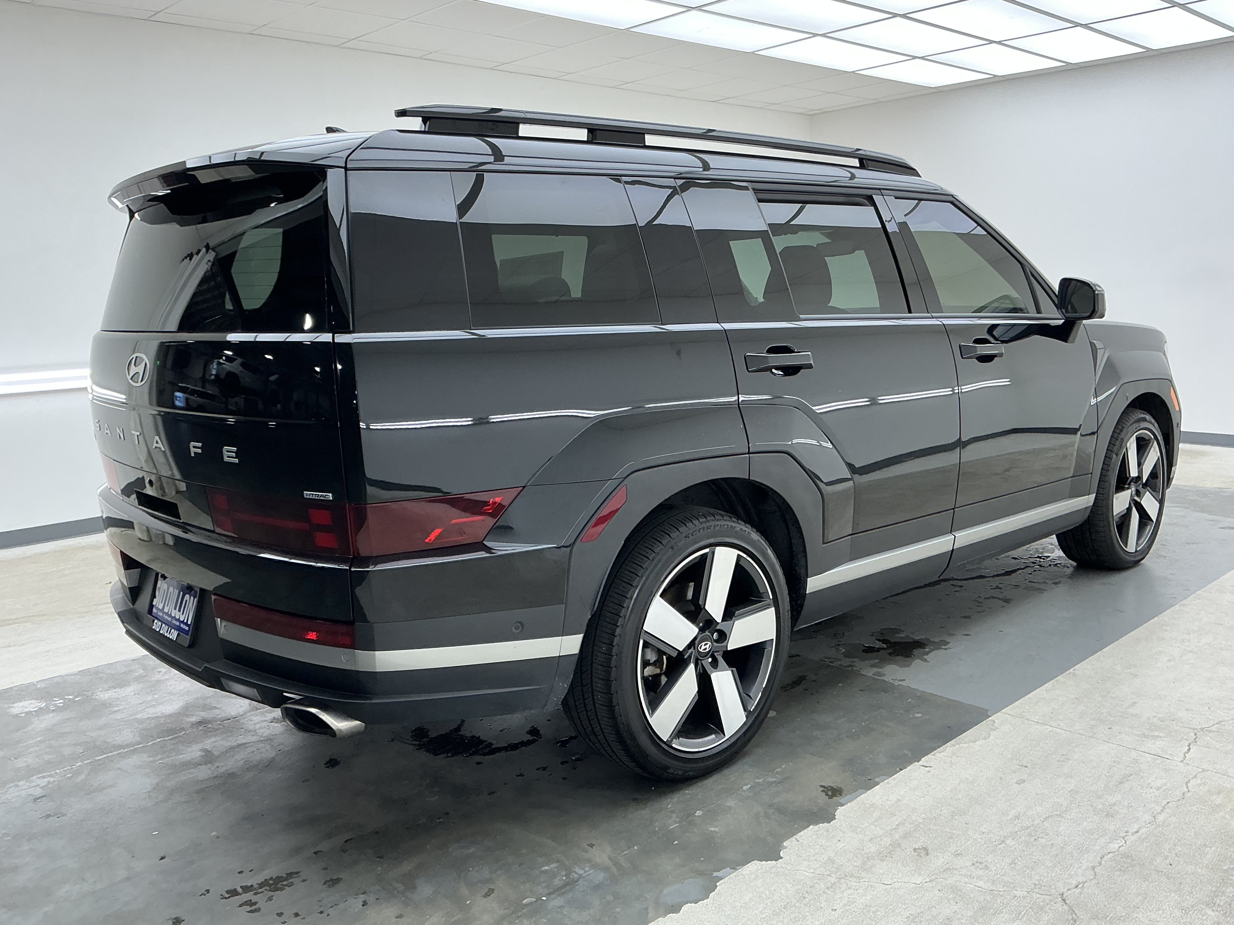 Used 2024 Phantom Black Hyundai Limited image 4