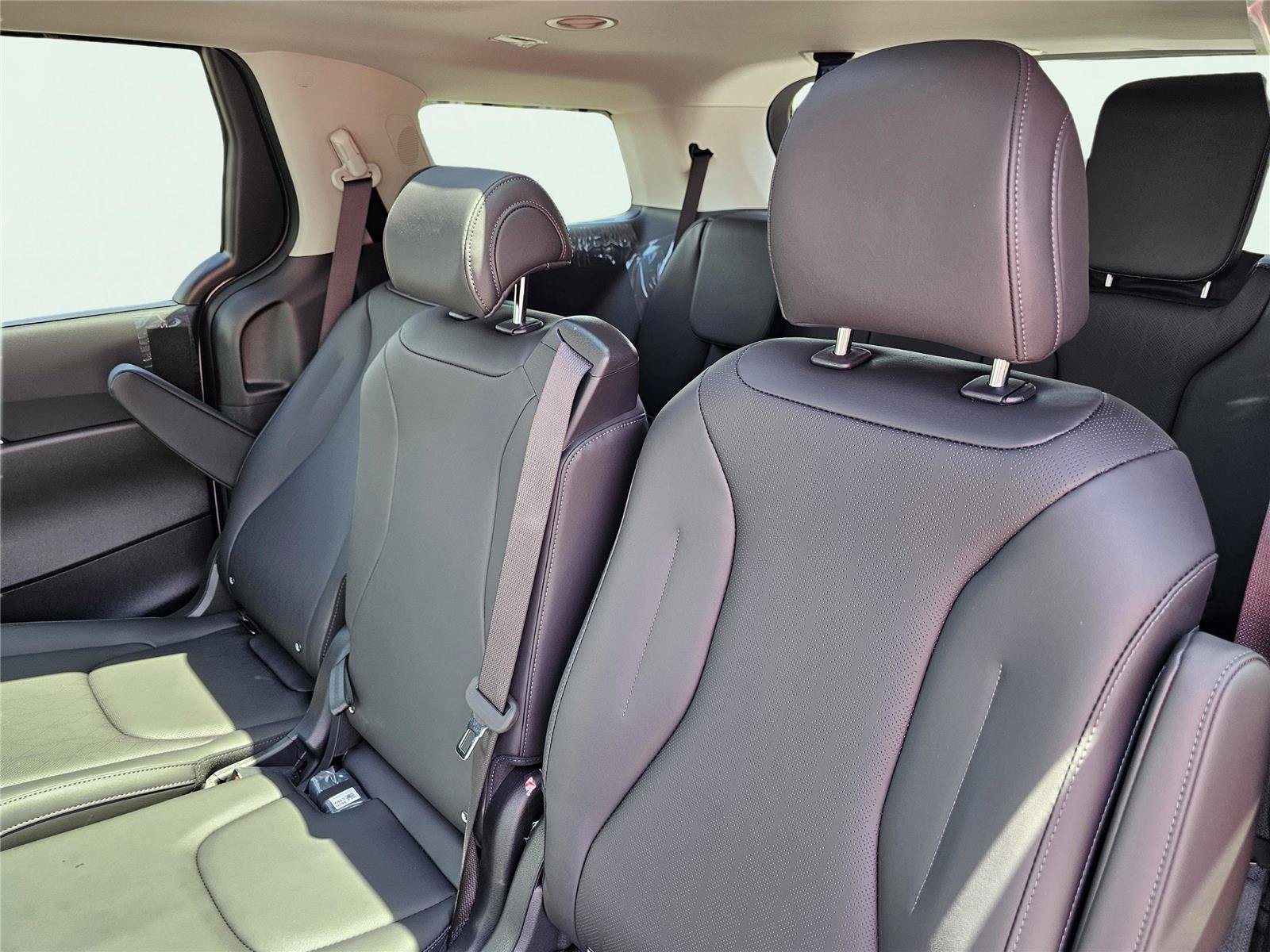 New 2026 Ivory Silver Kia SX image 34