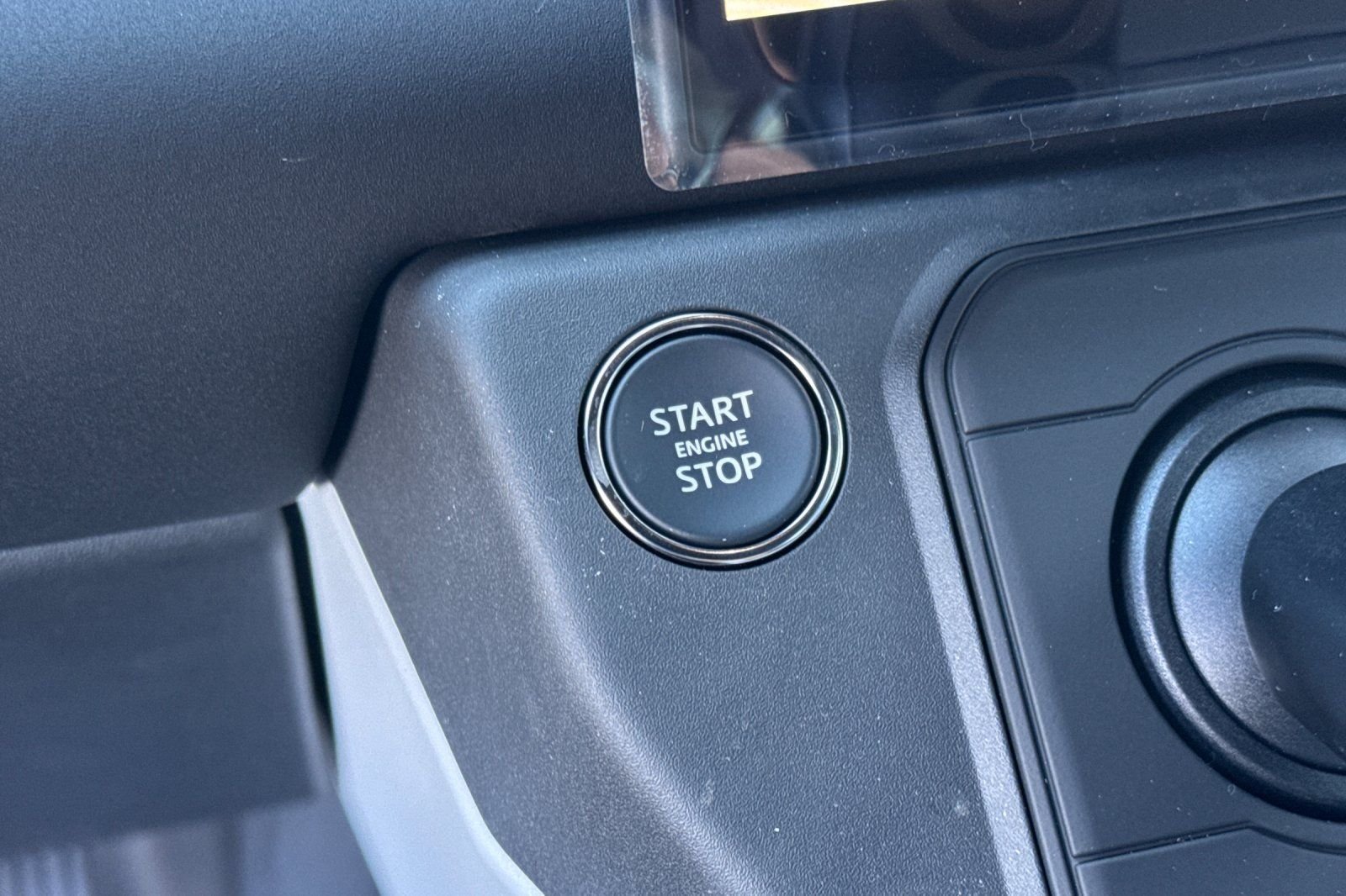 New 2026 Tasman Blue LAND ROVER X-Dynamic SE image 26