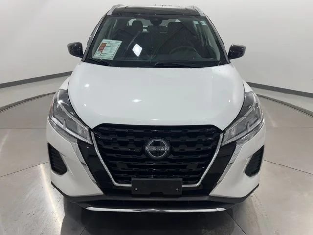 Used 2024 White Nissan SV image 8