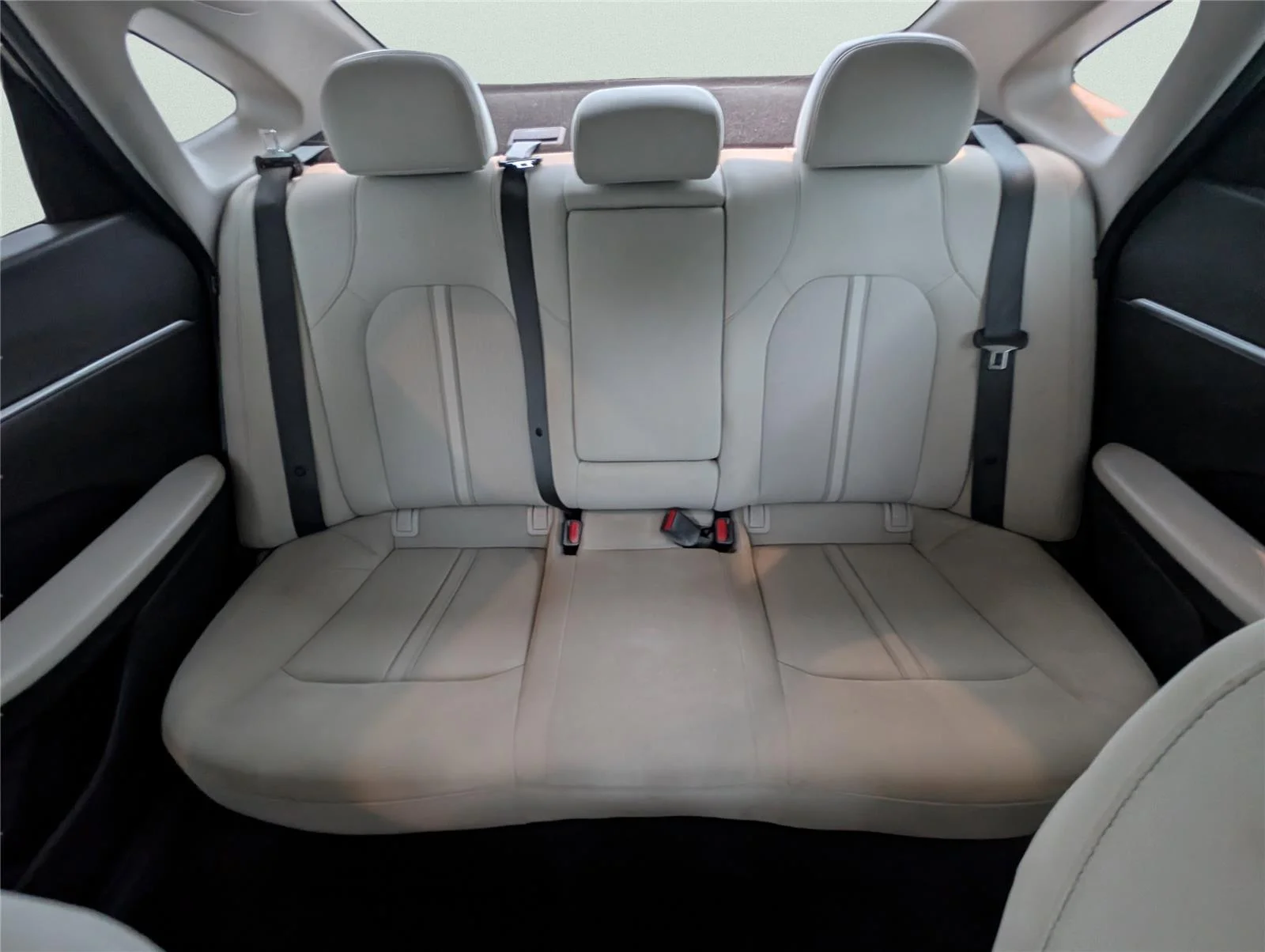 Used 2023 Curated Silver Hyundai SEL image 28