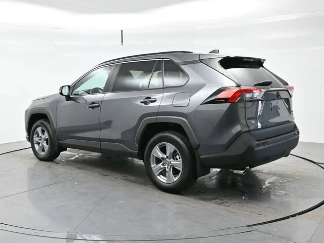 Used 2022 Magnetic Gray Met Toyota XLE image 5