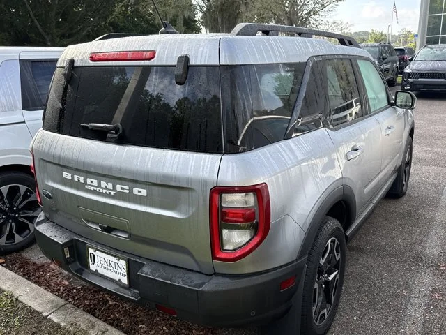Used 2023 Silver Ford Outer Banks image 6