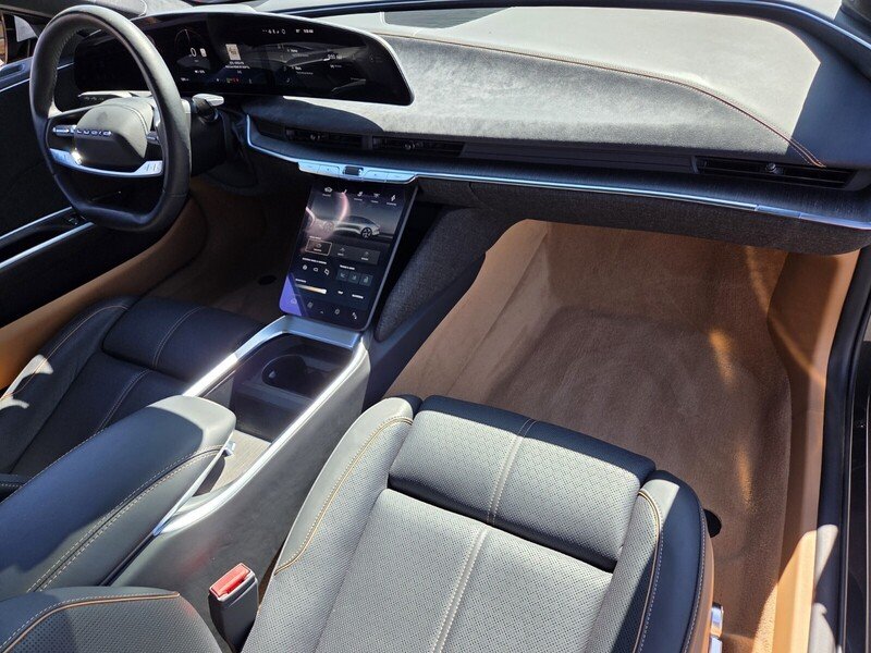 Used 2022  Lucid Grand Touring image 23