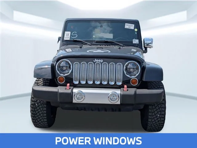 Used 2013 Black Jeep Unlimited Sahara image 10