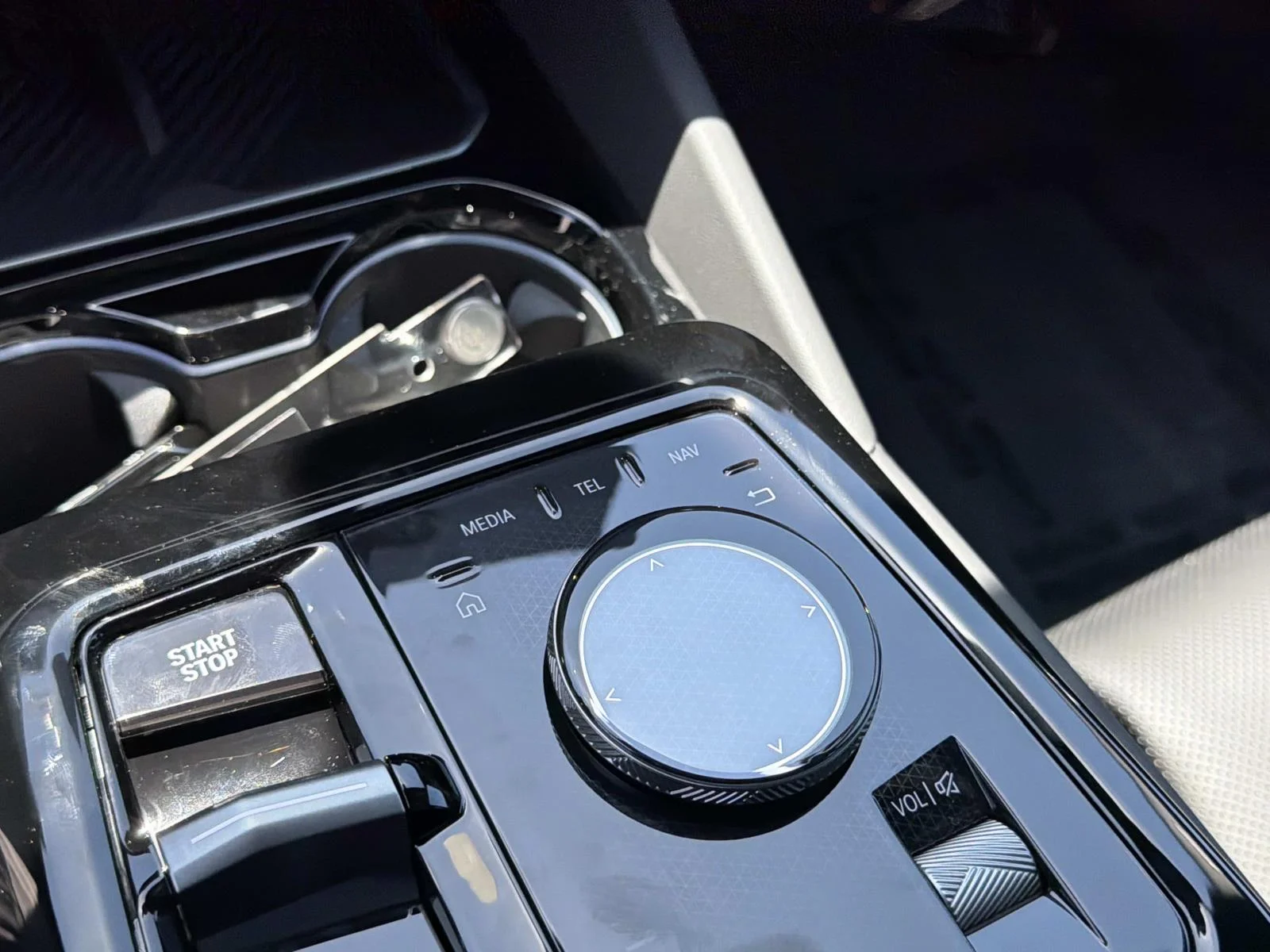 New 2026 Black Sapphire Metallic BMW M60 image 23