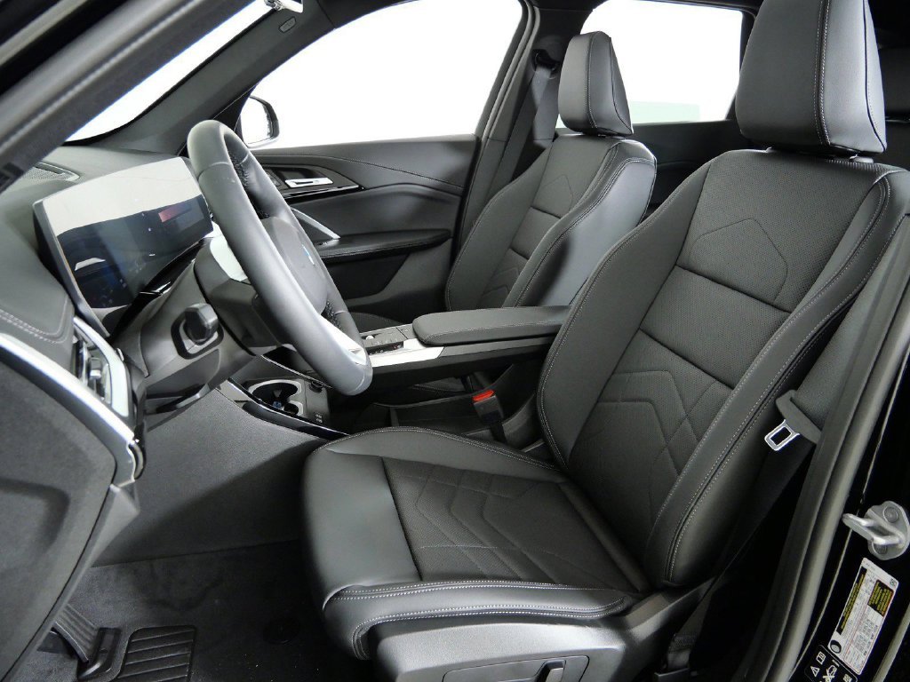 Used 2026 Jet Black BMW xDrive28i image 34