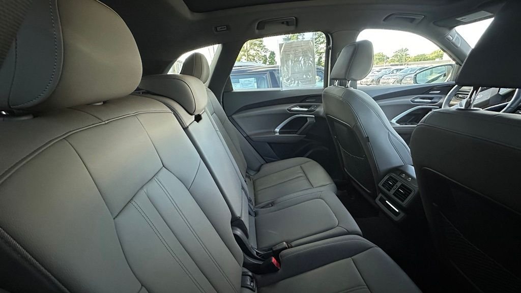 Used 2025 Glacier White Audi 2.0T Premium Plus image 8