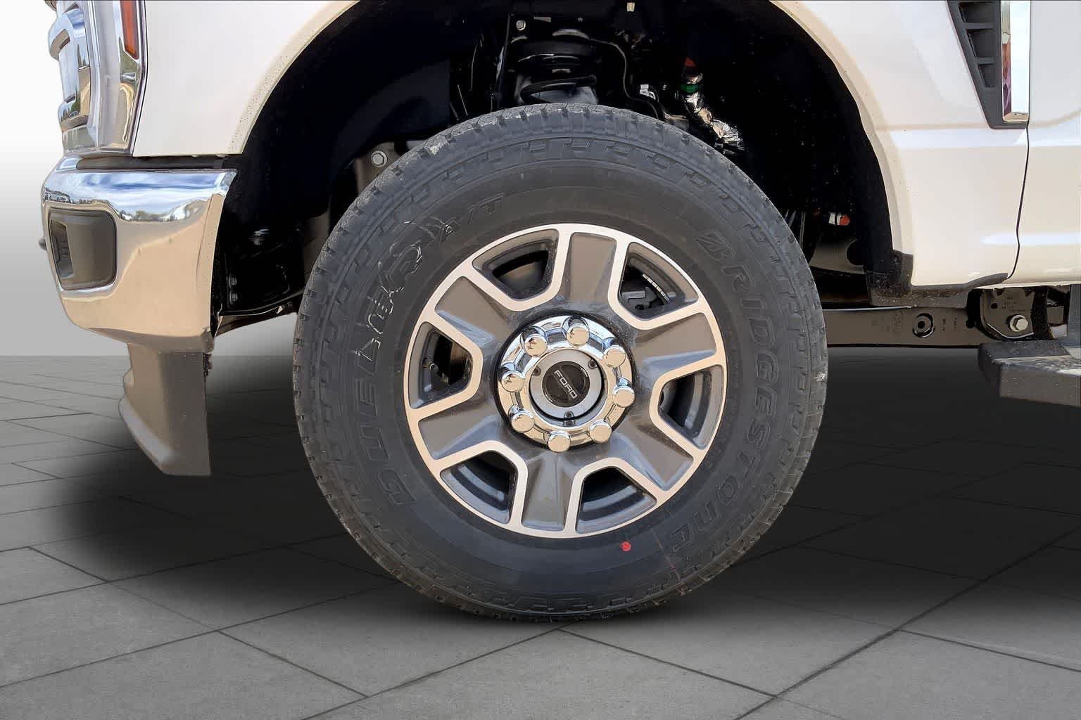 New 2026 Star White Metallic Tri-Coat Ford F-250® Lariat® image 11