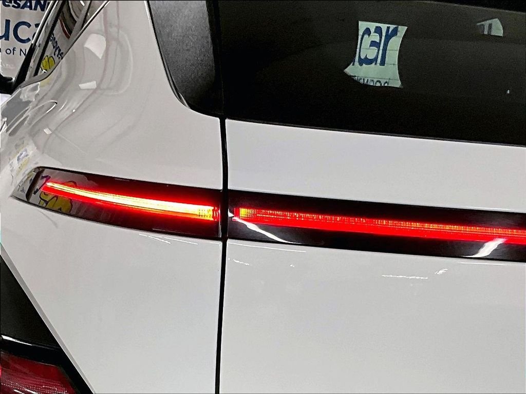 Used 2024 White Hyundai SEL image 33