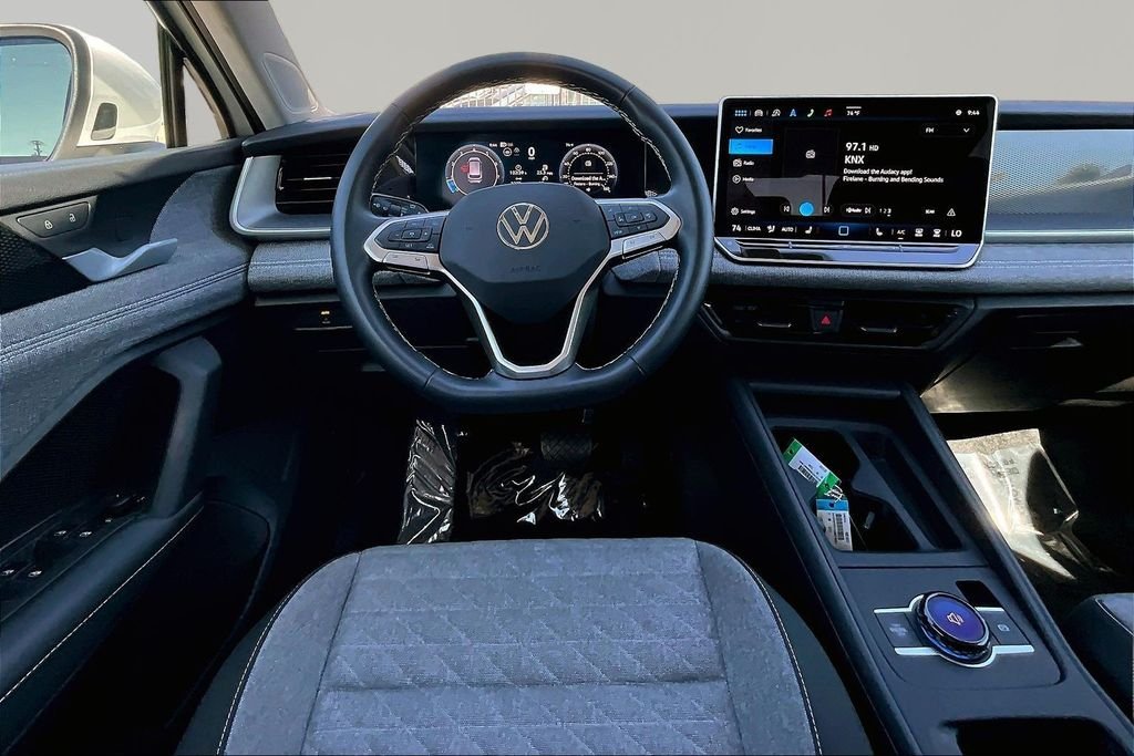 Certified Used 2025  Volkswagen 2.0T S image 8