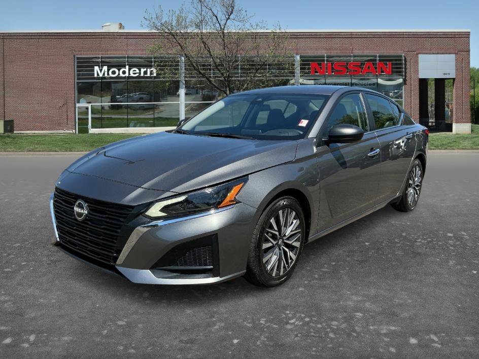 Used 2024 Gun Metallic Nissan 2.5 SV image 1