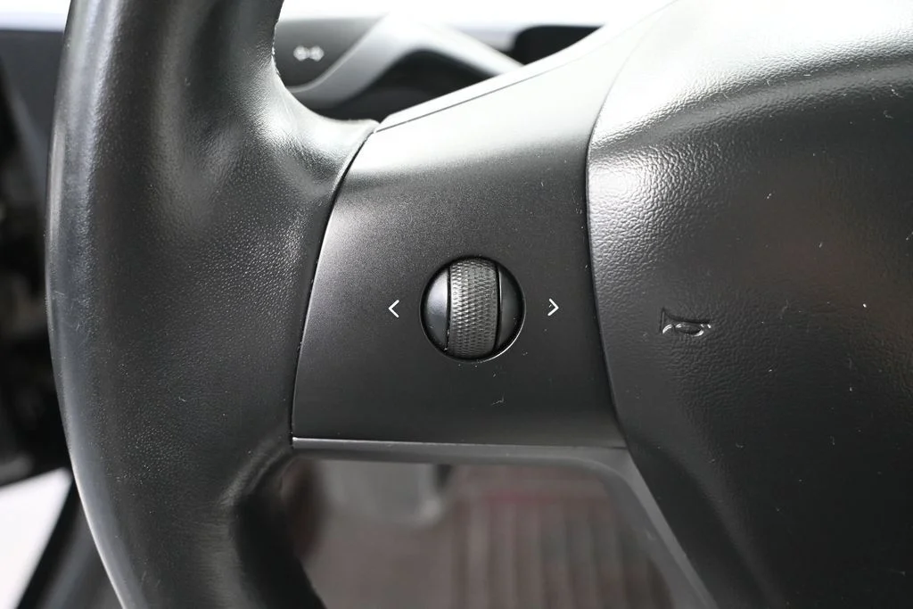 Used 2018 Black Tesla Long Range image 25