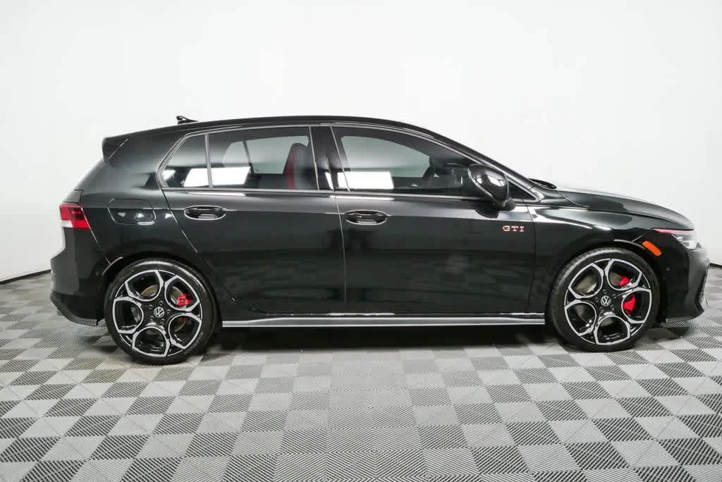 New 2026 Mythos Black Metallic Volkswagen Autobahn image 4
