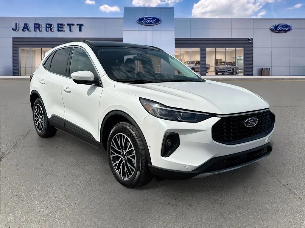 Used 2024 White Ford Base image 1