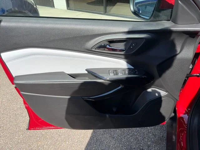 2026 Chevrolet Trax LT - Photo 18