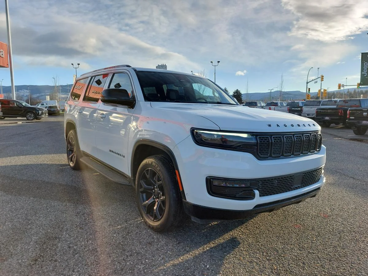 Used 2024 White Jeep Series II Carbide 4x4 image 4