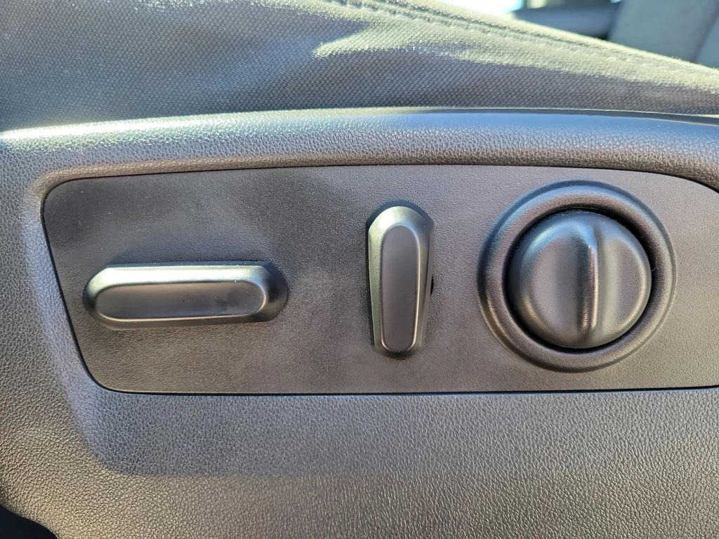 2020 Chevrolet Silverado 1500 LT - Photo 17