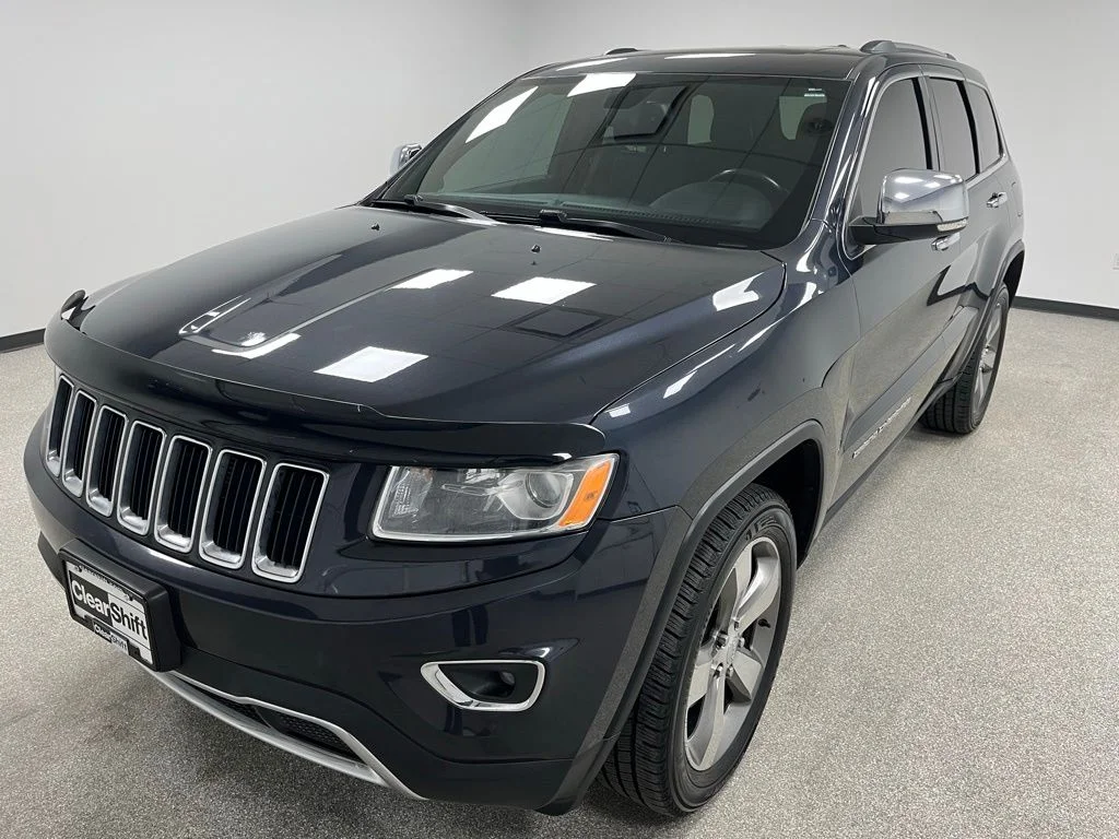 Used 2016 Gray Jeep Limited image 4