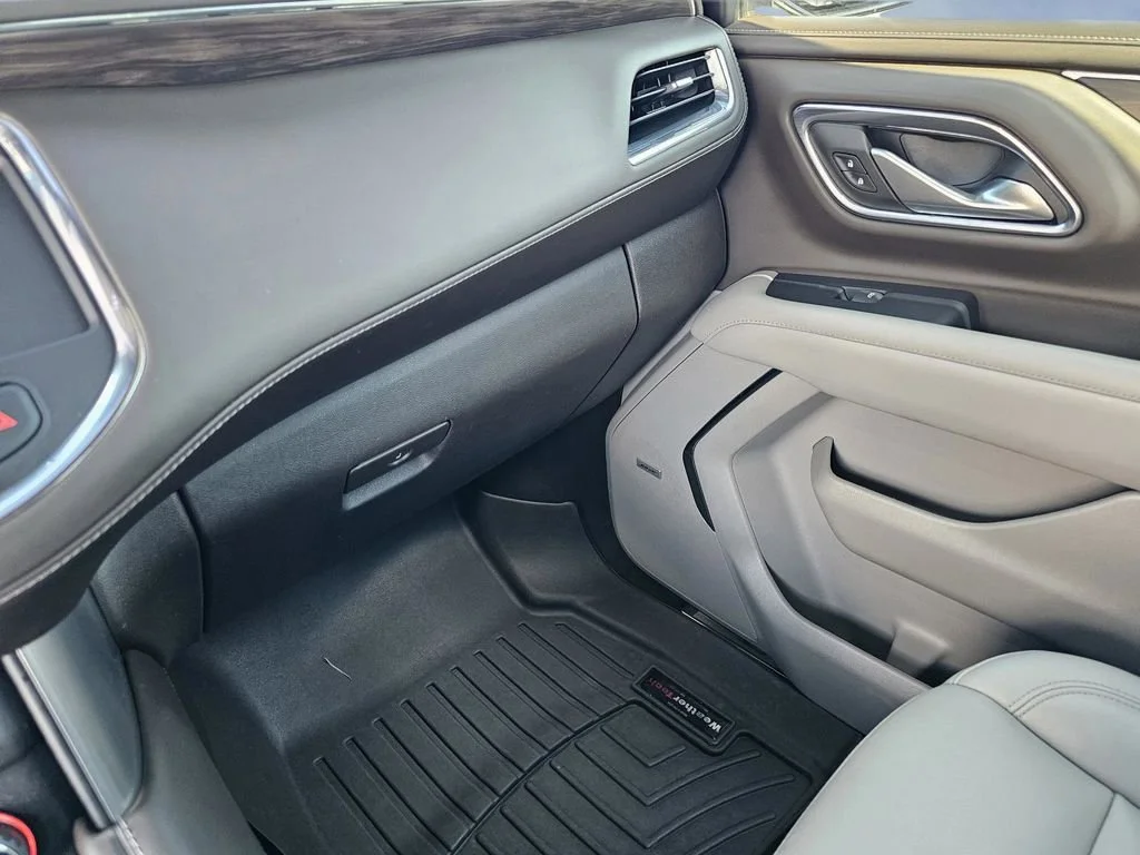 Used 2023 Summit White Chevrolet Z71 image 28