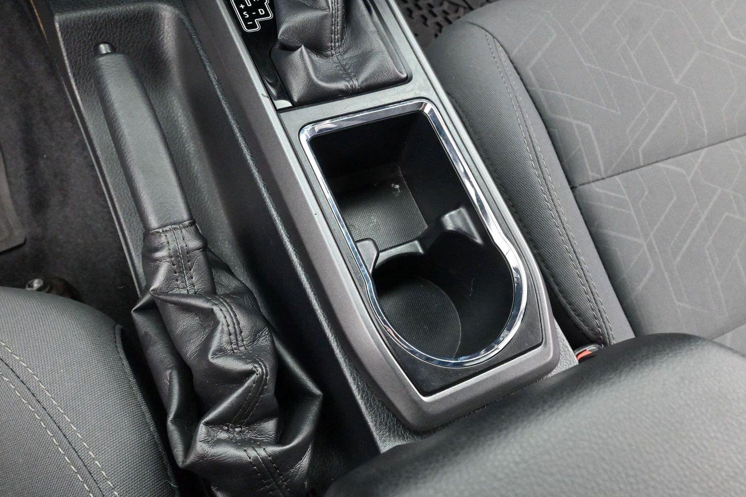 Used 2019 Midnight Black Metallic Toyota SR5 image 18