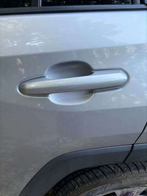 Used 2019 Silver Toyota XLE image 12