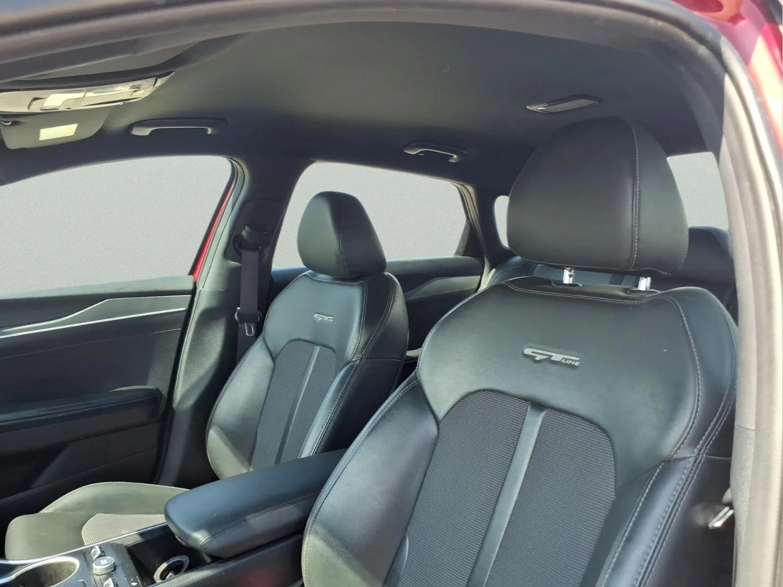 Used 2022 Passion Red Tintcoat Kia GT-Line image 17