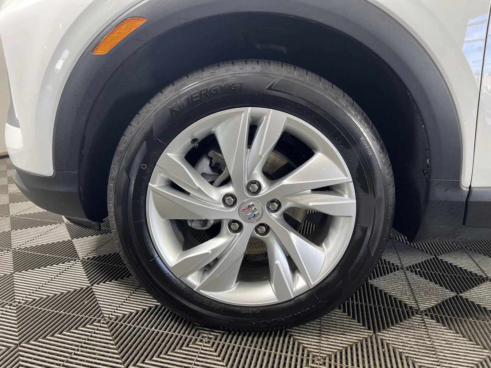 Used 2026 Summit White Buick Preferred image 30