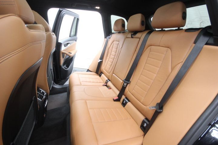Used 2020 Black BMW xDrive30i image 23