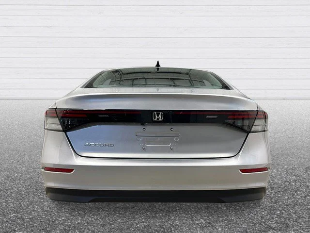 New 2026 Solar Silver Metallic Honda SE image 5