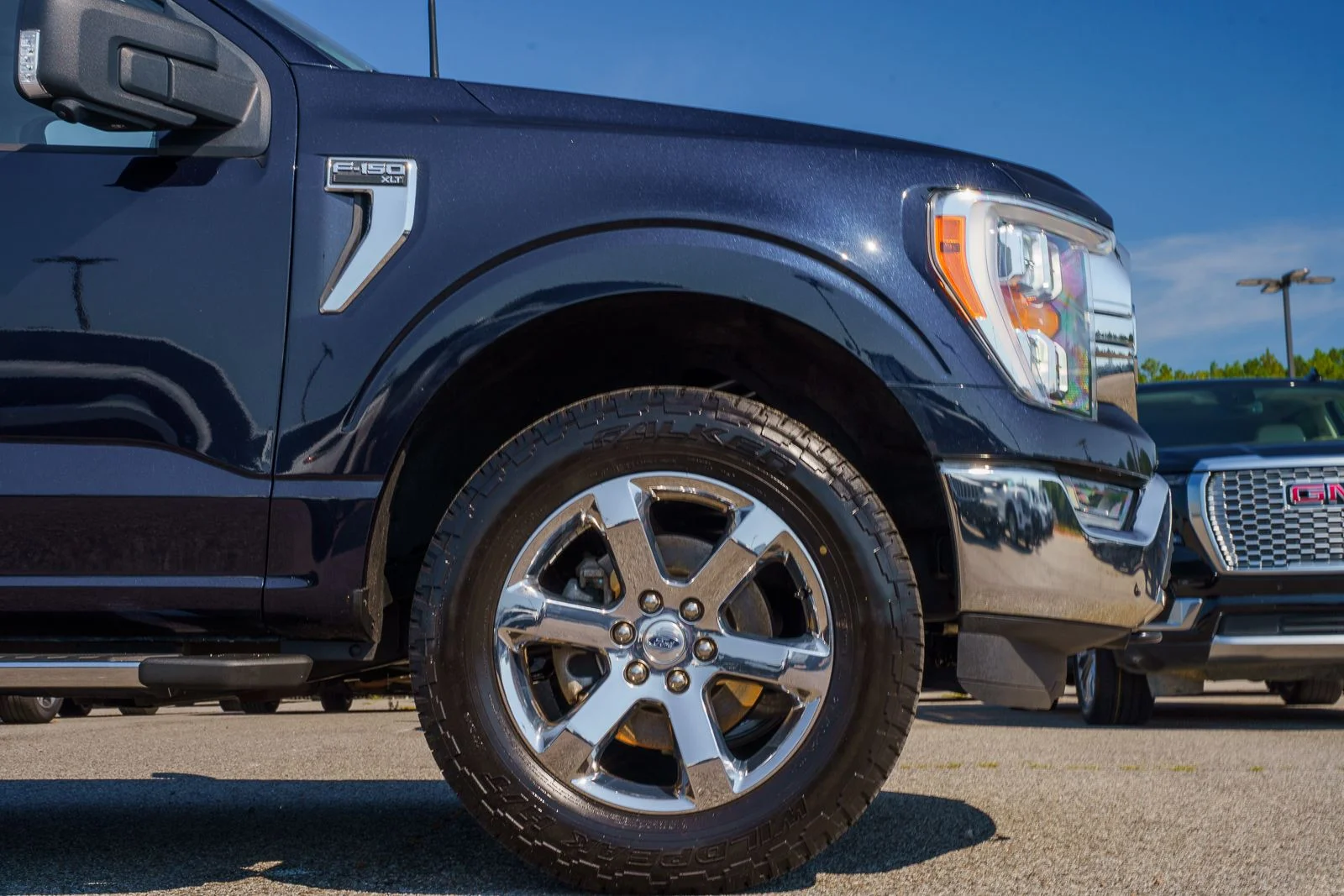 Used 2023 Blue Ford XLT image 8