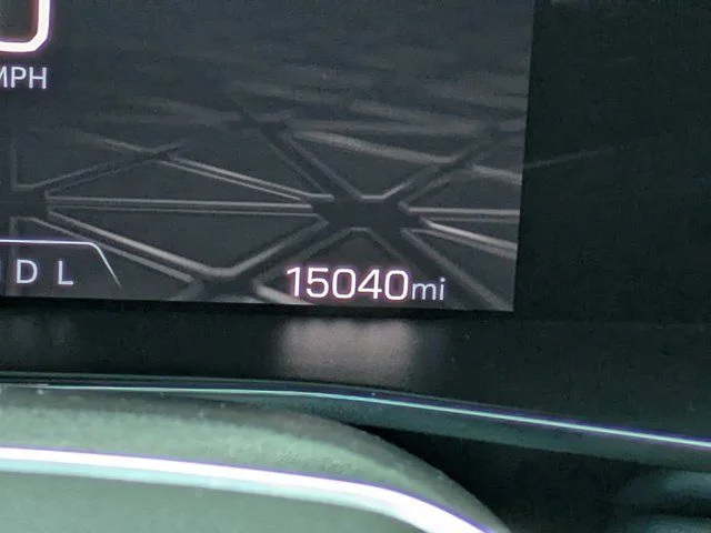 Used 2023 Summit White GMC Elevation image 28