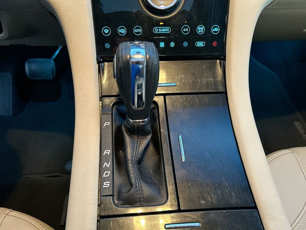 Used 2019  Ford Limited image 20