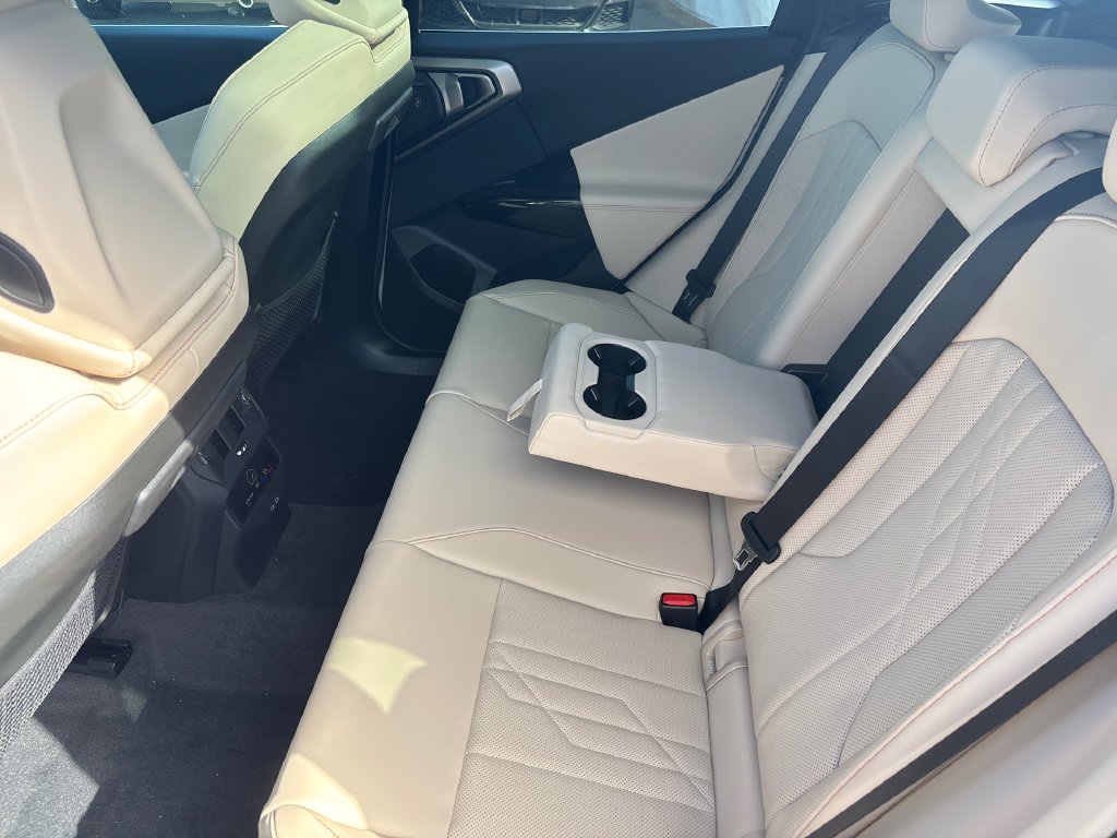 New 2026 Mineral White Metallic BMW 30 xDrive image 17