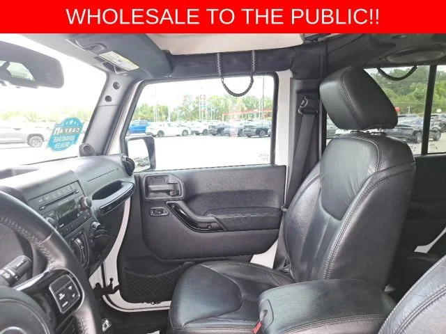 Used 2014 White Jeep Unlimited Sahara image 15