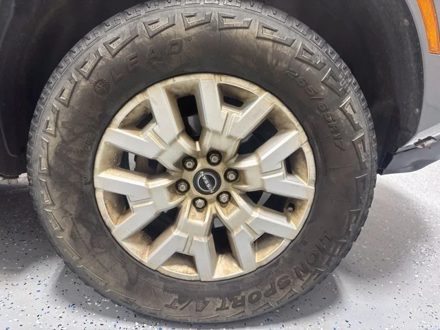Used 2022 Gray Nissan SV image 4