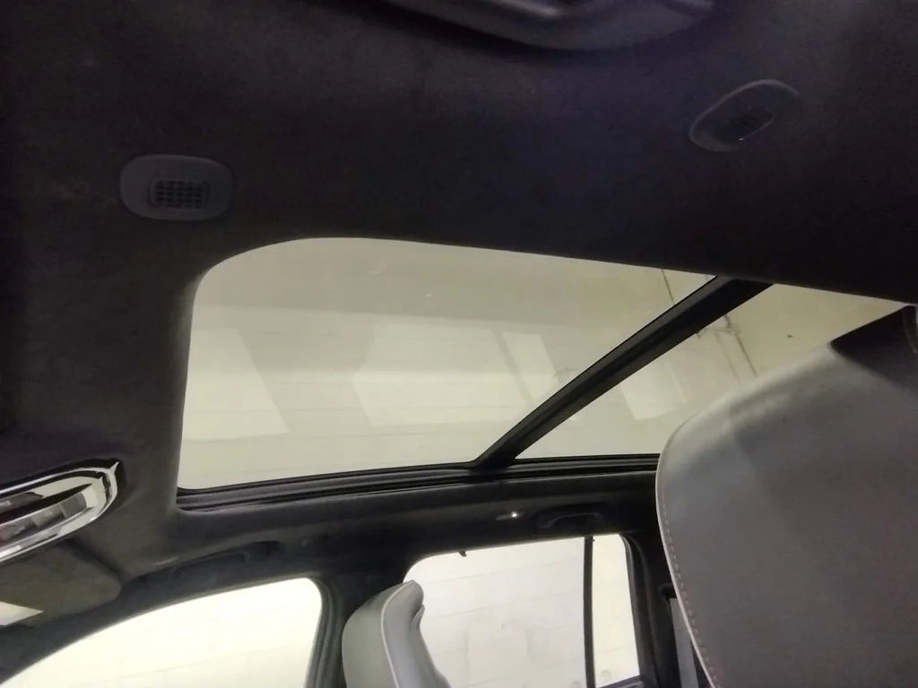 Used 2023 Black Jeep Summit Reserve 4xe image 28