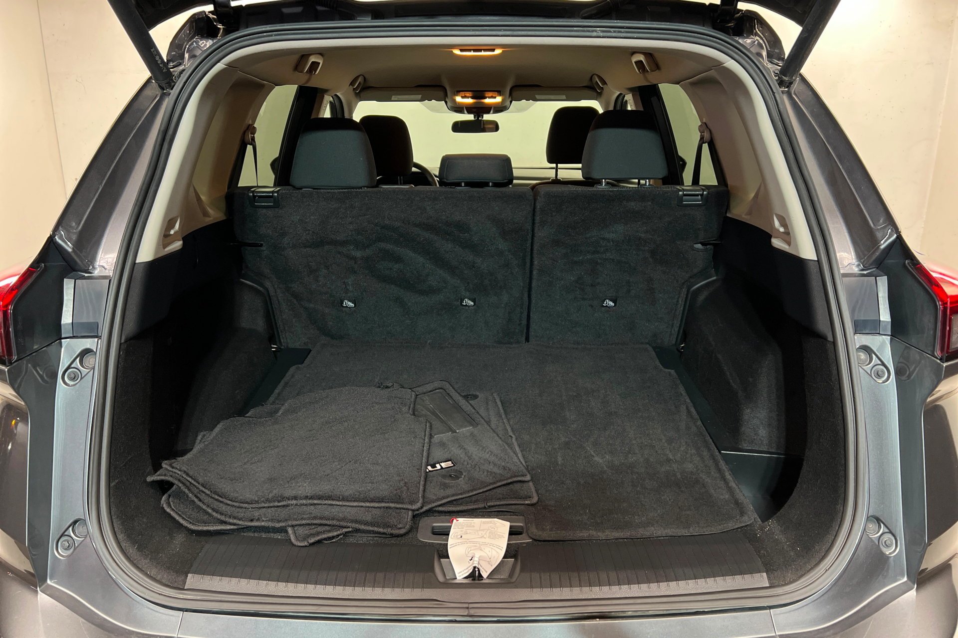 2024 Nissan Rogue SV - Photo 23