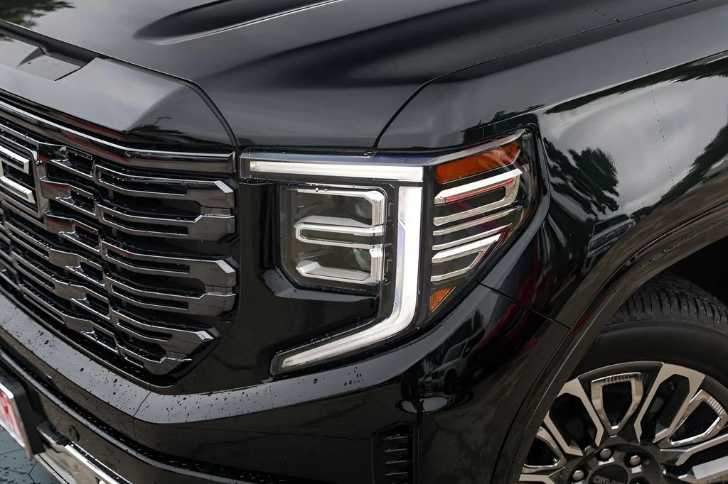 Used 2026 Black GMC Denali Ultimate image 3