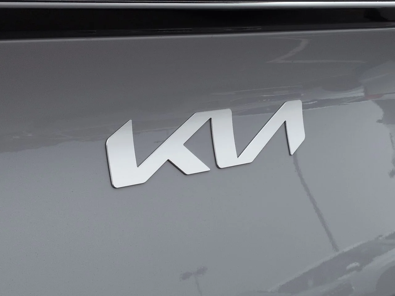New 2026 Wolf Gray Kia EX image 32
