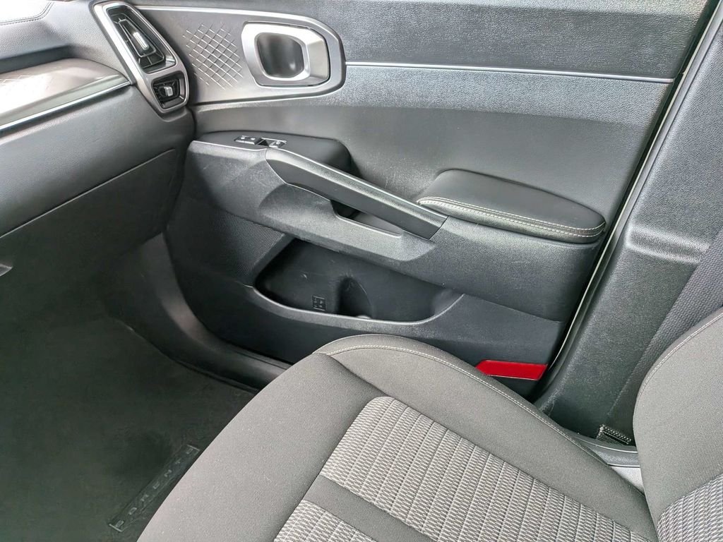 Used 2023 White Kia LX image 24