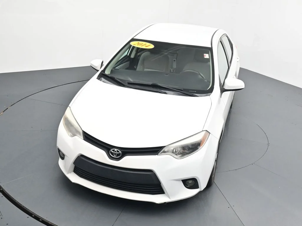Used 2014 White Toyota LE Plus image 21
