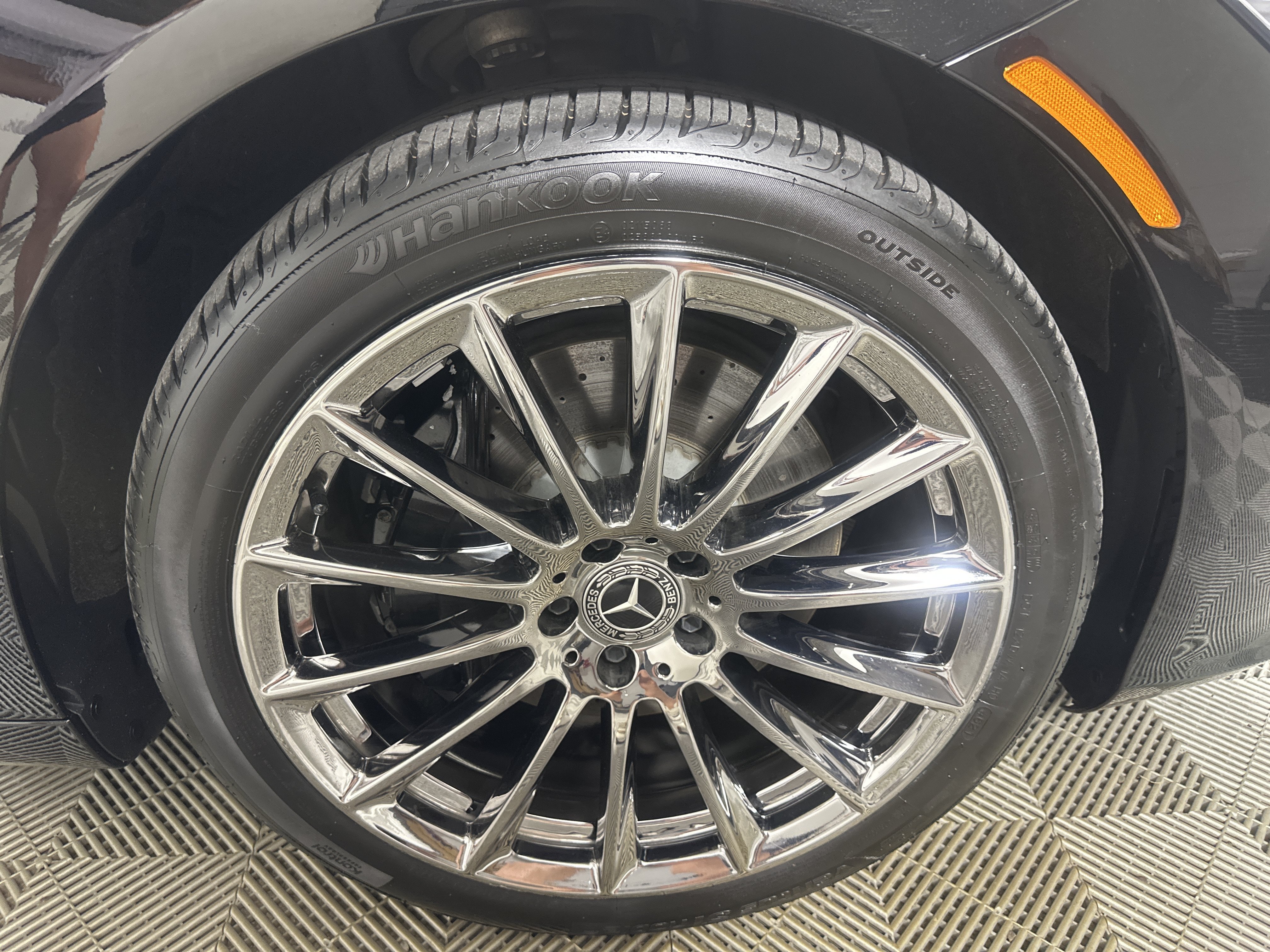 Used 2022 Black Mercedes-Benz Maybach S 580 image 26