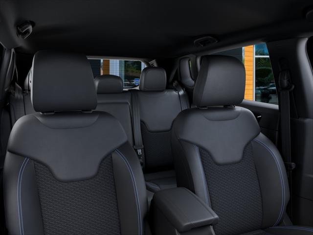 New 2026 Diamond Black Crystal Pearlcoat Jeep Latitude Altitude image 52