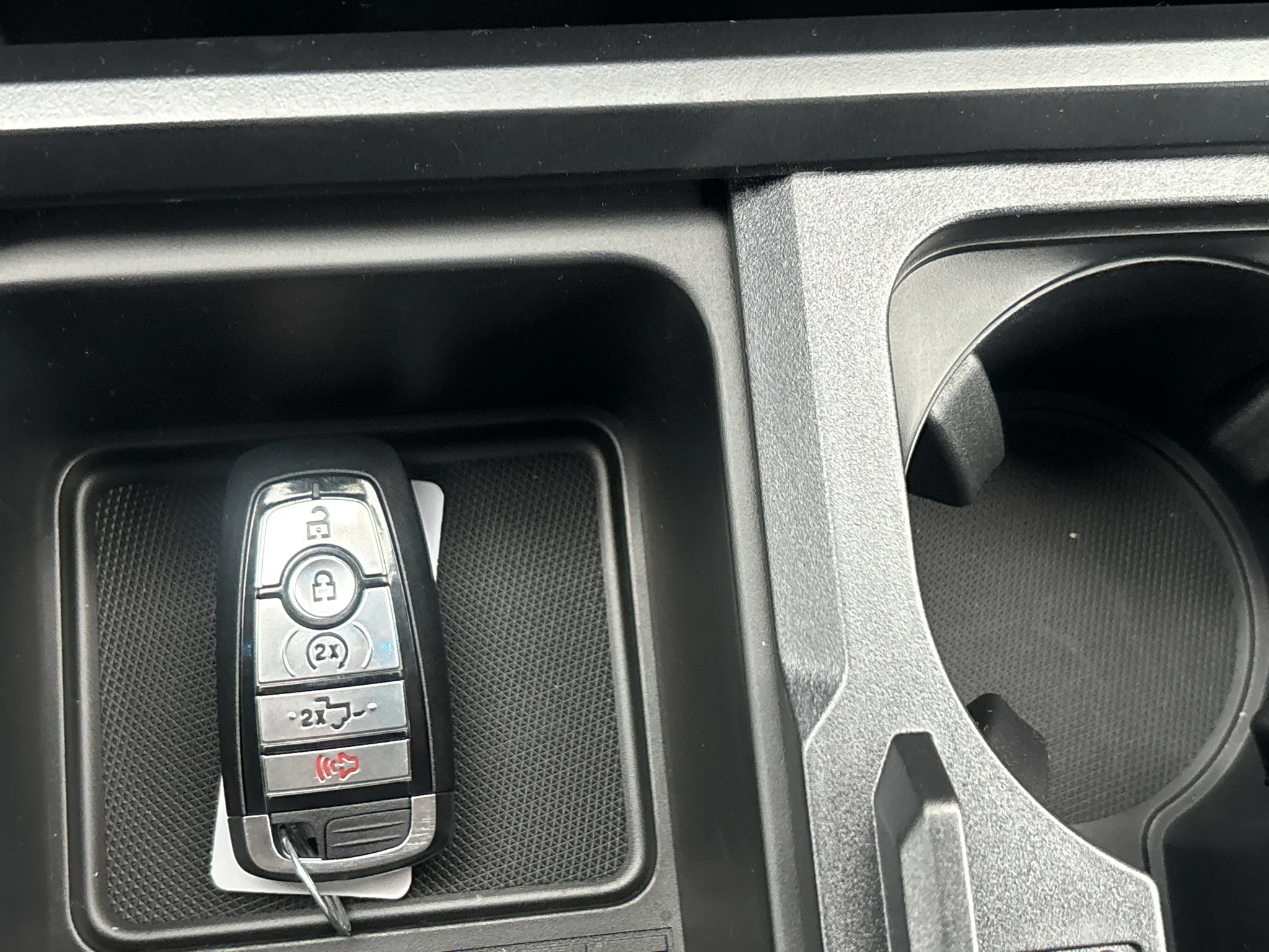 New 2027 Iconic Silver Metallic Ford F-250® XLT image 18
